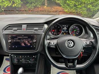 VOLKSWAGEN TIGUAN 2.0 TDI SE Navigation SUV 5dr Diesel DSG 4Motion Euro 6 (s/s) (1