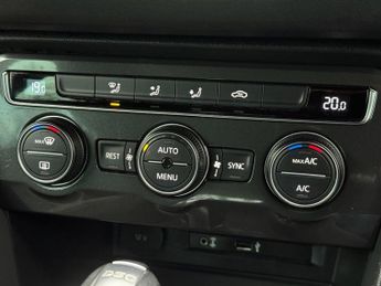 VOLKSWAGEN TIGUAN 2.0 TDI SE Navigation SUV 5dr Diesel DSG 4Motion Euro 6 (s/s) (1
