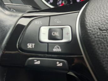 VOLKSWAGEN TIGUAN 2.0 TDI SE Navigation SUV 5dr Diesel DSG 4Motion Euro 6 (s/s) (1