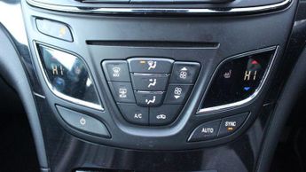 VAUXHALL INSIGNIA 2.0 CDTi Elite Nav Hatchback 5dr Diesel Auto Euro 6 (170 ps)