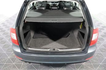 SKODA SUPERB 2.0 TDI Elegance Estate 5dr Diesel DSG Euro 5 (s/s) (170 ps)