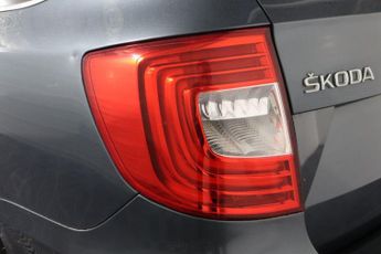 SKODA SUPERB 2.0 TDI Elegance Estate 5dr Diesel DSG Euro 5 (s/s) (170 ps)