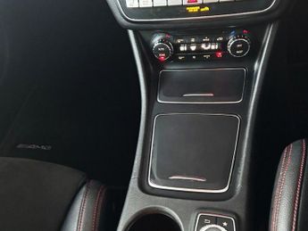 MERCEDES-BENZ GLA 2.1 GLA200d AMG Line (Executive) SUV 5dr Diesel 7G-DCT 4MATIC Eu