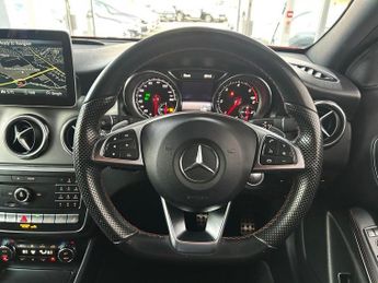 MERCEDES-BENZ GLA 2.1 GLA200d AMG Line (Executive) SUV 5dr Diesel 7G-DCT 4MATIC Eu