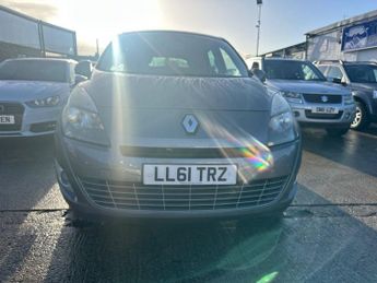 RENAULT GRAND SCENIC 1.5 dCi Dynamique TomTom MPV 5dr Diesel EDC Euro 5 (110 ps)