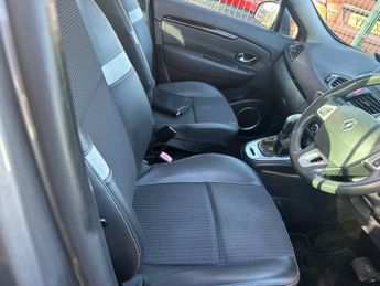 RENAULT GRAND SCENIC 1.5 dCi Dynamique TomTom MPV 5dr Diesel EDC Euro 5 (110 ps)