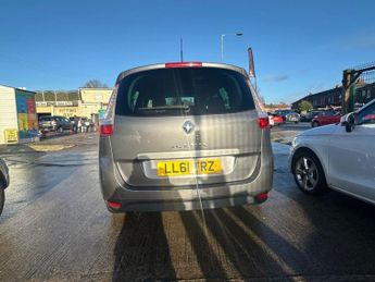 RENAULT GRAND SCENIC 1.5 dCi Dynamique TomTom MPV 5dr Diesel EDC Euro 5 (110 ps)