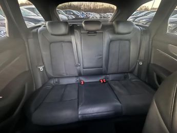 AUDI A6 AVANT 2.0 TDI 40 S line Estate 5dr Diesel S Tronic Euro 6 (s/s) (204 p