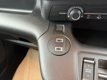 CITROEN E-BERLINGO 52kWh PLUS XL MPV 5dr Electric Auto (7.4kW Charger) (136 ps)