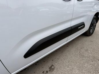 CITROEN E-BERLINGO 52kWh PLUS XL MPV 5dr Electric Auto (7.4kW Charger) (136 ps)