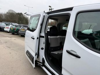 CITROEN E-BERLINGO 52kWh PLUS XL MPV 5dr Electric Auto (7.4kW Charger) (136 ps)