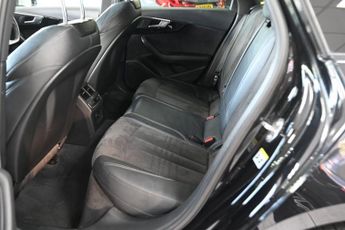 AUDI A4 AVANT 2.0 TFSI Black Edition Estate 5dr Petrol S Tronic Euro 6 (s/s) (