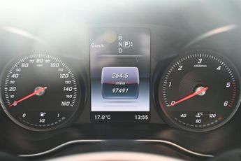 MERCEDES-BENZ C-CLASS 2.1 C220 BlueTEC AMG Line (Premium) Saloon 4dr Diesel G-Tronic+ 