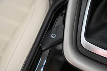 FORD MONDEO 2.0 TiVCT Vignale Saloon 4dr Petrol Hybrid CVT 6Spd Euro 6 (s/s)