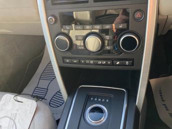 LAND ROVER DISCOVERY SPORT 2.0 TD4 HSE Black SUV 5dr Diesel Auto 4WD Euro 6 (s/s) (180 ps)