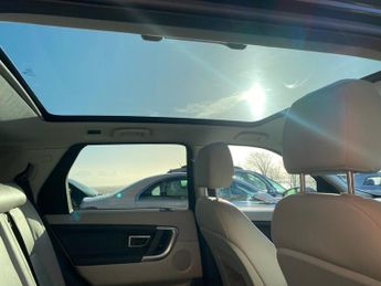 LAND ROVER DISCOVERY SPORT 2.0 TD4 HSE Black SUV 5dr Diesel Auto 4WD Euro 6 (s/s) (180 ps)