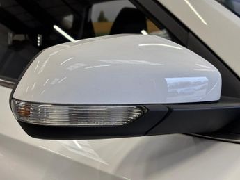 MG MG ZS 1.0 T-GDI Excite SUV 5 door Petrol Automatic in White Euro 6 