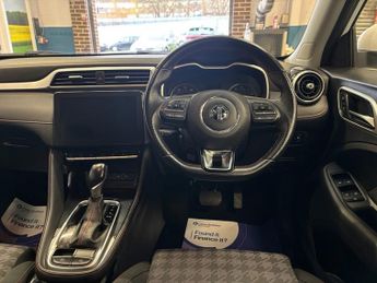 MG MG ZS 1.0 T-GDI Excite SUV 5 door Petrol Automatic in White Euro 6 