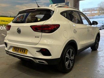 MG MG ZS 1.0 T-GDI Excite SUV 5 door Petrol Automatic in White Euro 6 