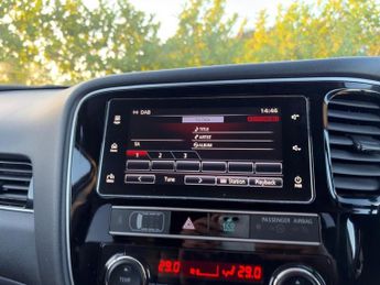 MITSUBISHI OUTLANDER 2.4h TwinMotor 13.8kWh Juro SUV 5dr Petrol Plug-in Hybrid CVT 4W