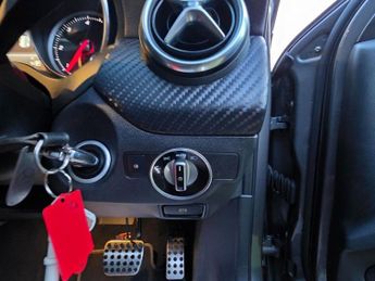 MERCEDES-BENZ A-CLASS 2.1 A200d AMG Line (Premium) Hatchback 5dr Diesel 7G-DC AUTOMATI