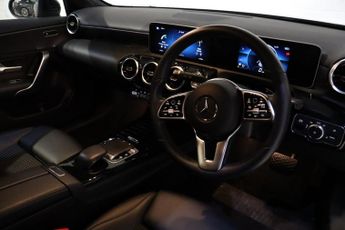 MERCEDES-BENZ A-CLASS 2.0 A200d Sport (Executive) Hatchback 5dr Diesel 8G-DCT Euro 6 (