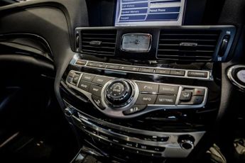 INFINITI Q70 3.5h V6 Premium Saloon 4dr Petrol Hybrid Auto Euro 6 (s/s) (364 