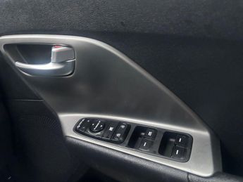 KIA NIRO 64kWh 2 SUV 5dr Electric Auto (201 bhp)