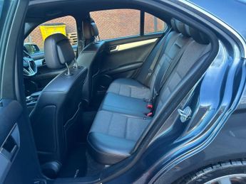 MERCEDES-BENZ C-CLASS 2.1 C220 CDI BlueEfficiency AMG Sport Saloon 4dr Diesel G-Tronic