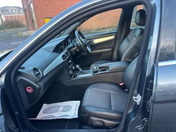 MERCEDES-BENZ C-CLASS 2.1 C220 CDI BlueEfficiency AMG Sport Saloon 4dr Diesel G-Tronic