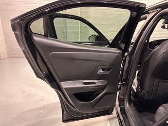 VAUXHALL MOKKA ELECTRIC 50kWh Ultimate SUV 5dr Electric Auto (136 ps)