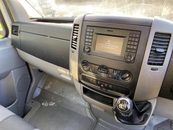 VOLKSWAGEN CRAFTER 2.0 TDI CR35 BlueMotion Tech L2 2dr