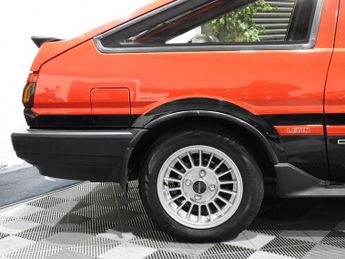 TOYOTA COROLLA AE86 GT