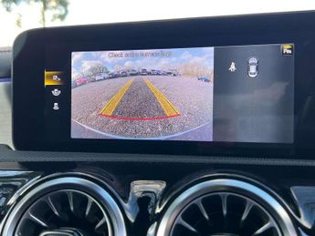 MERCEDES-BENZ CLA 1.3 CLA 180 AMG Line Executive A 4dr