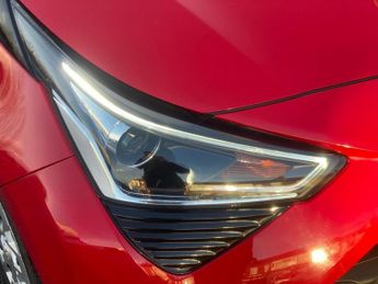 TOYOTA AYGO 1.0 VVT-i x-play Hatchback 5dr Petrol x-shift Euro 6 (Safety Sen
