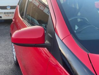 TOYOTA AYGO 1.0 VVT-i x-play Hatchback 5dr Petrol x-shift Euro 6 (Safety Sen