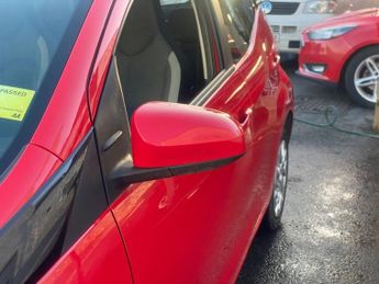 TOYOTA AYGO 1.0 VVT-i x-play Hatchback 5dr Petrol x-shift Euro 6 (Safety Sen