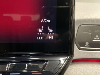 VOLKSWAGEN ID.3 Pro Performance 58kWh Life Hatchback 5dr Electric Auto (204 ps)