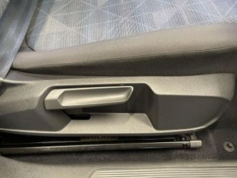 VOLKSWAGEN ID.3 Pro Performance 58kWh Life Hatchback 5dr Electric Auto (204 ps)