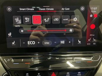 VOLKSWAGEN ID.3 Pro Performance 58kWh Life Hatchback 5dr Electric Auto (204 ps)