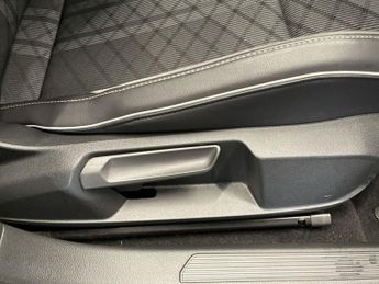 MG MG5 52.5kWh Excite Estate 5dr Electric Auto (156 ps)