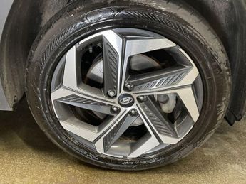 HYUNDAI TUCSON 1.6 h T-GDi 13.8kWh Premium SUV 5dr Petrol Plug-in Hybrid Auto 4