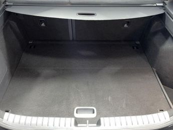 HYUNDAI IONIQ 38.3kWh Premium Hatchback 5dr Electric Auto (136 ps)