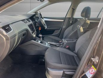 SKODA OCTAVIA 1.0 TSI GPF SE Technology Estate 5dr Petrol DSG Euro 6 (s/s) (11