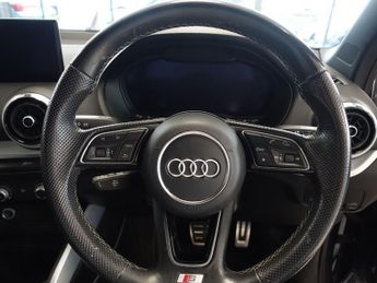 AUDI Q2 2.0 TDI 30 S line SUV 5dr Diesel S Tronic Euro 6 (s/s) (116 ps)