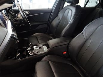 BMW 1 SERIES 118i M Sport 1.5 Hatchback 5dr Petrol DCT Euro 6