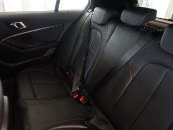 BMW 1 SERIES 118i M Sport 1.5 Hatchback 5dr Petrol DCT Euro 6