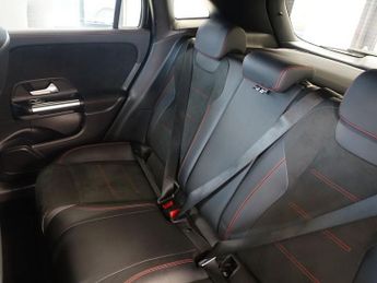 MERCEDES-BENZ GLA 1.3 GLA200 AMG Line SUV 5dr Petrol 7G-DCT Euro 6 (s/s) (163 ps)