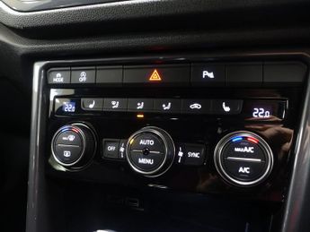 VOLKSWAGEN T-ROC 1.5 TSI GPF EVO R-Line SUV 5dr Petrol DSG Euro 6 (s/s) (150 ps)