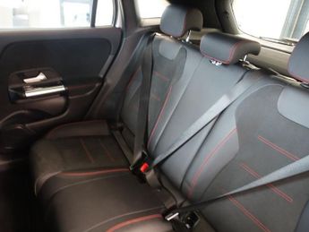 MERCEDES-BENZ GLA 1.3 GLA200 AMG Line SUV 5dr Petrol 7G-DCT Euro 6 (s/s) (163 ps)